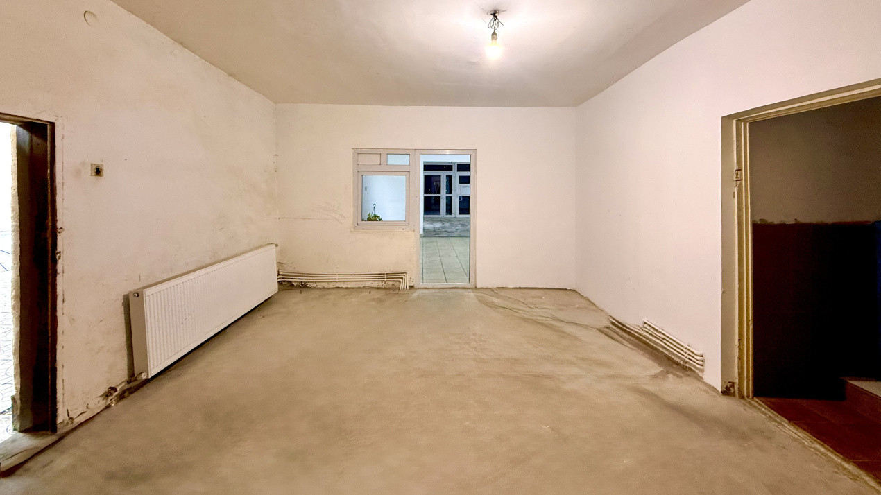 Spatiu Depozitare - 3 camere + grup sanitar