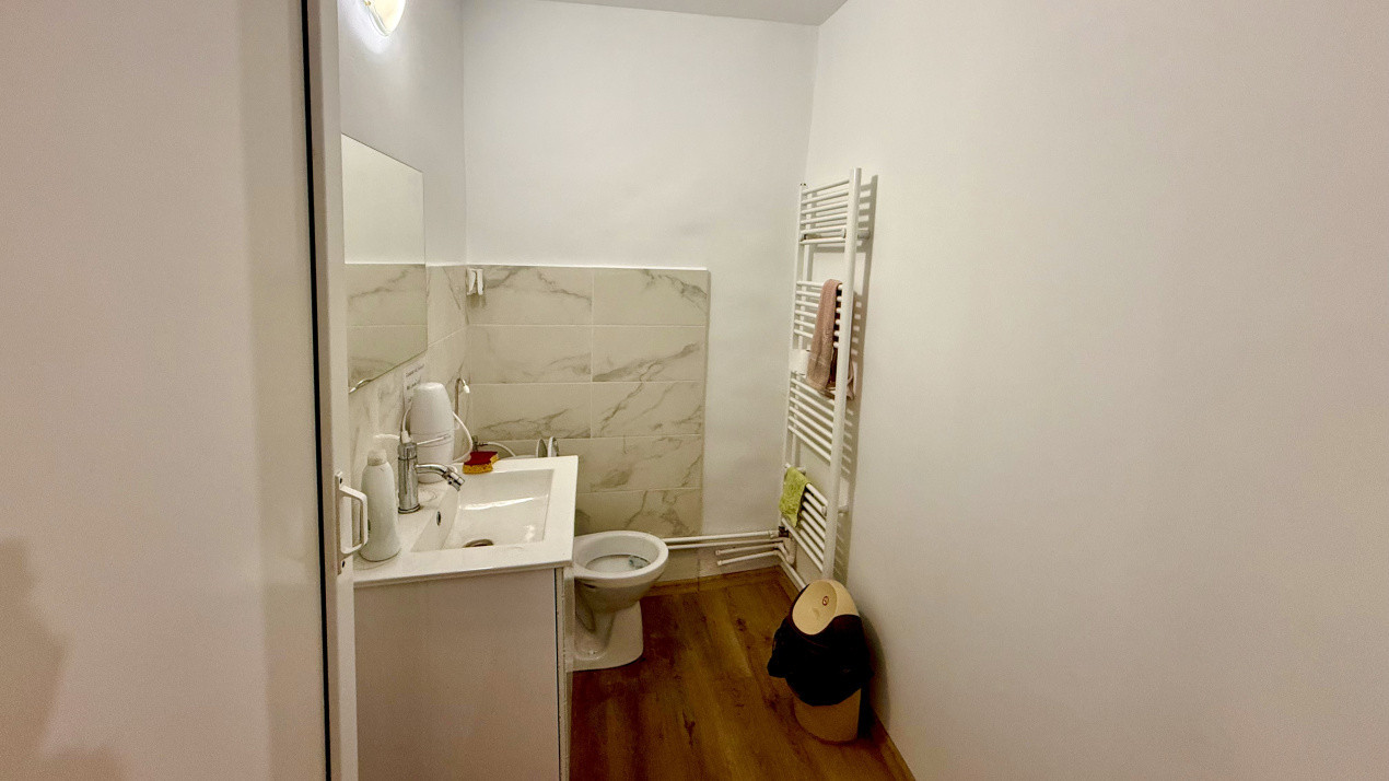 Spatiu Depozitare - 3 camere + grup sanitar