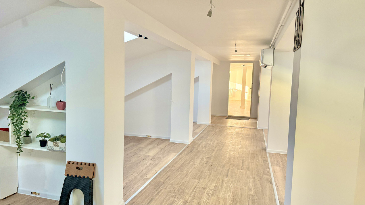 Spațiu de birouri 150 mp | Zona Tractorul | Compartimentat | Balcon mare 