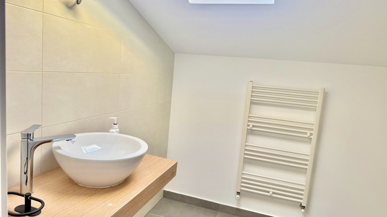 Spațiu de birouri 150 mp | Zona Tractorul | Compartimentat | Balcon mare 