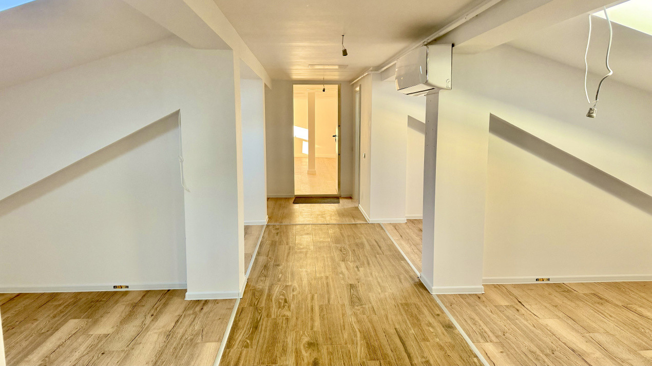 Spațiu de birouri 150 mp | Zona Tractorul | Compartimentat | Balcon mare 