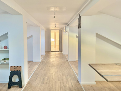 Spațiu de birouri 150 mp | Zona Tractorul | Compartimentat | Balcon mare 