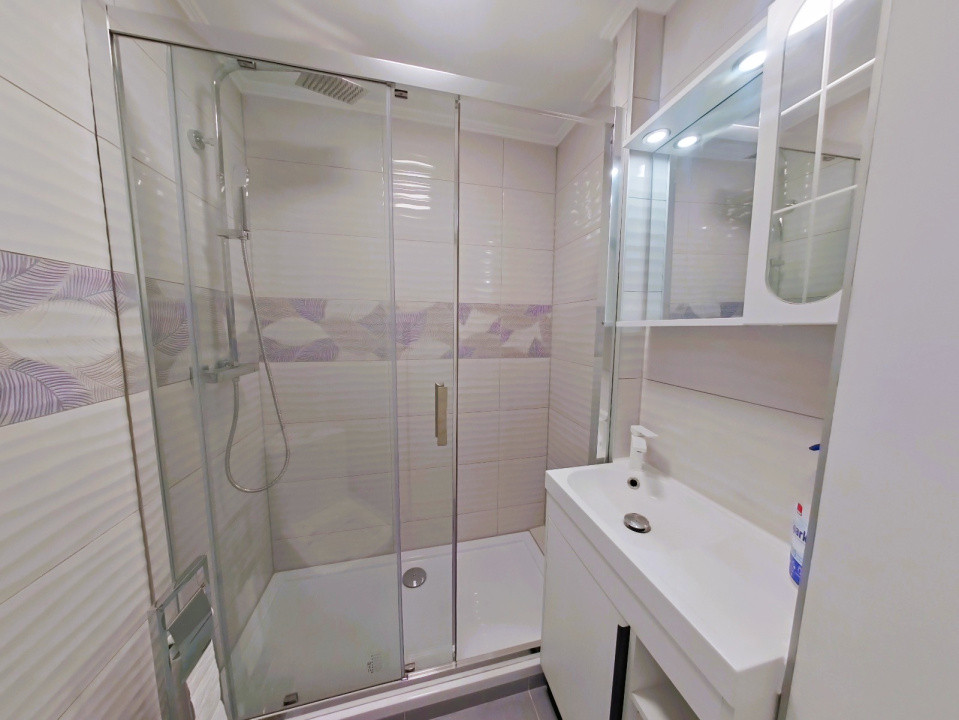 Apartament 3 camere decomandat, renovat integral, suprafata generoasa