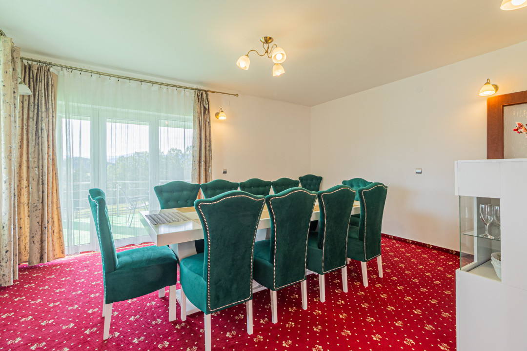 Casă de vânzare Fundata ,ideală pensiune, Comision 0%