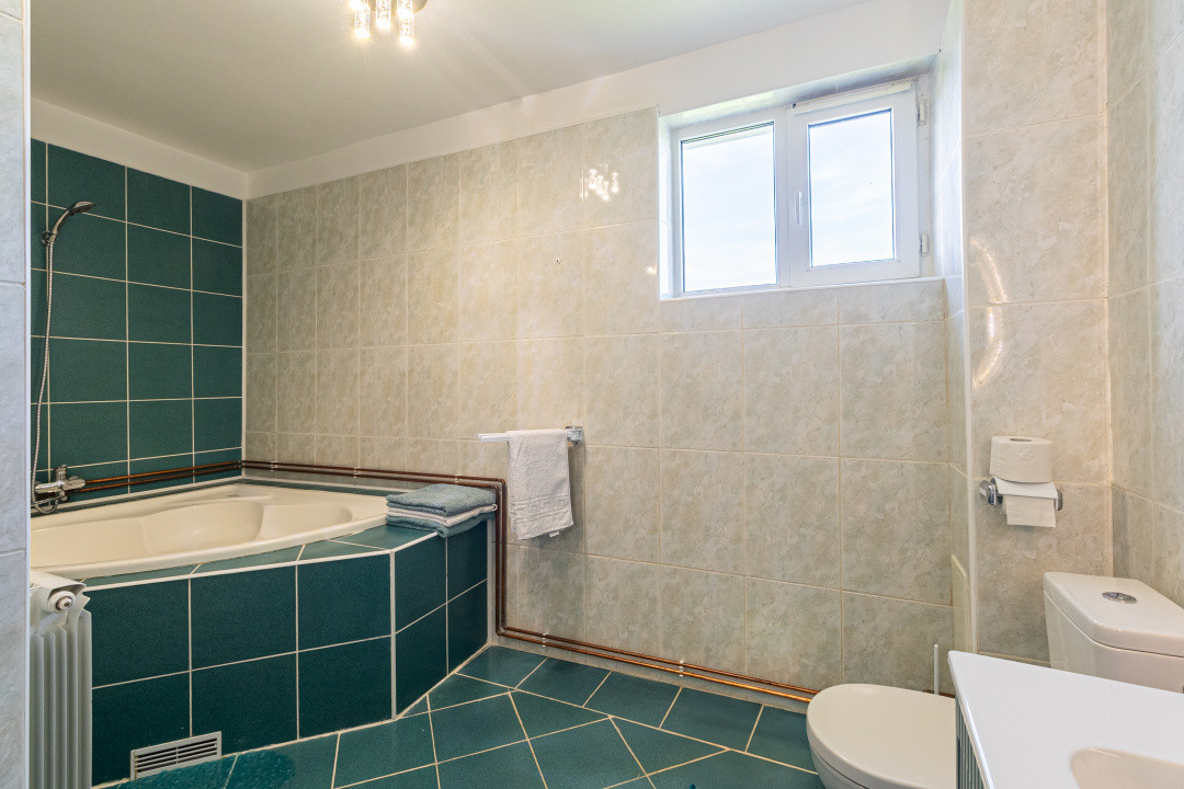 Casă de vânzare Fundata ,ideală pensiune, Comision 0%