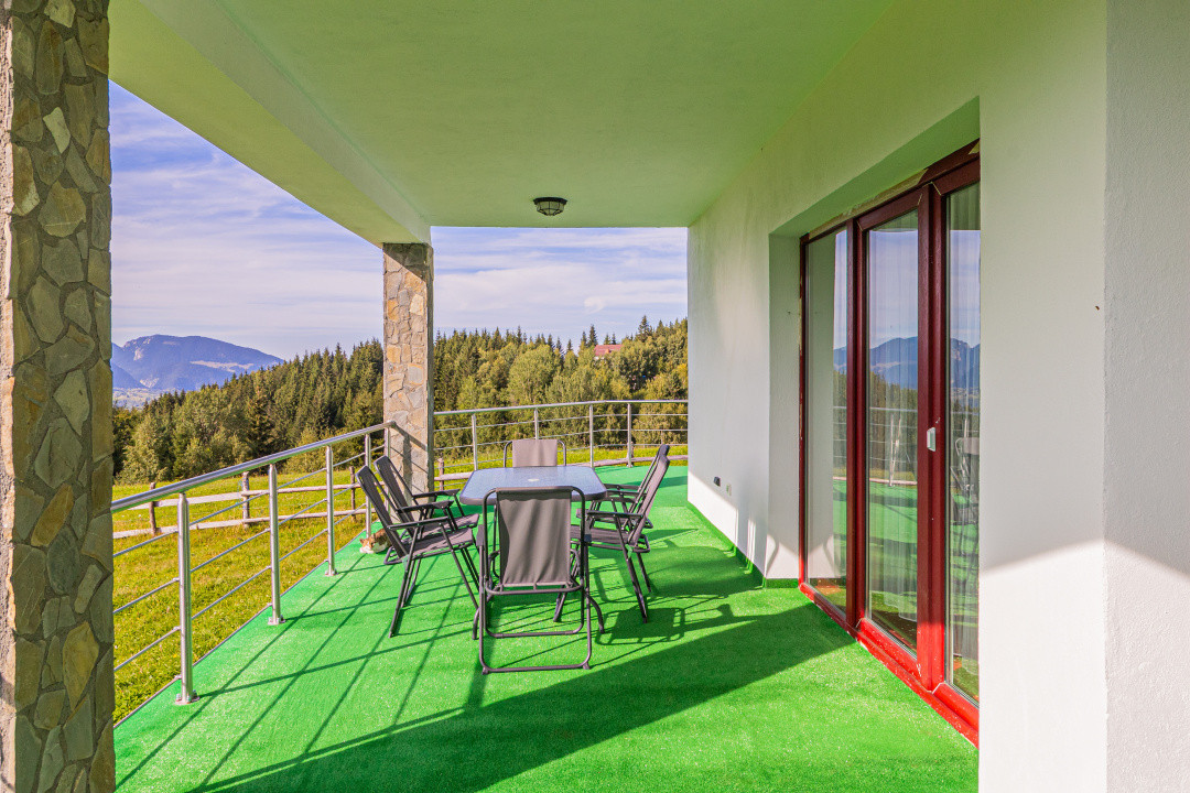 Casă de vânzare Fundata ,ideală pensiune, Comision 0%