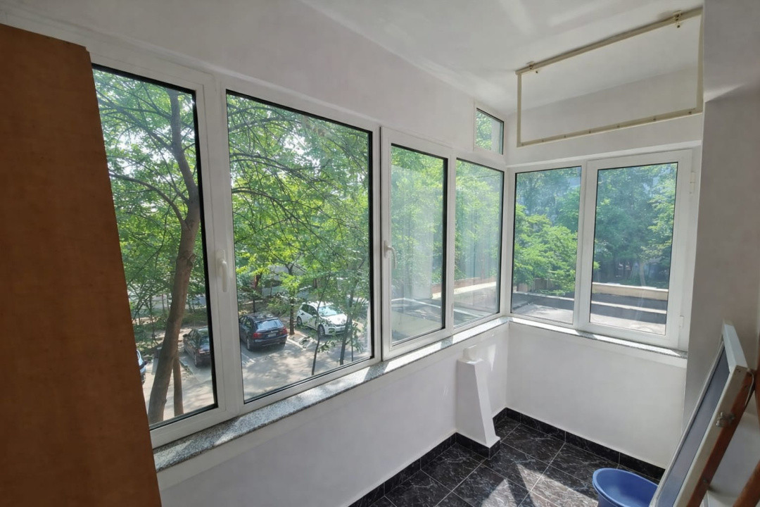 Apartament cu 3 camere in Podu Ros, Rond, et.1