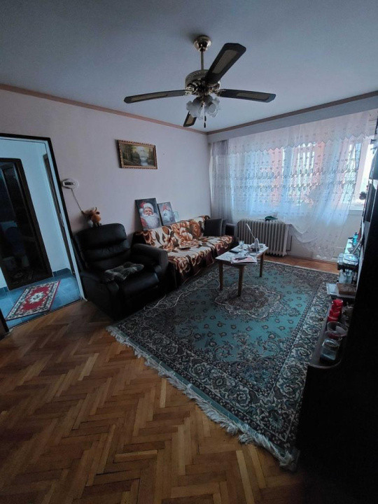 Apartament cu 2 camere semidecomandate, zona Piata Nicolina, Jumbo