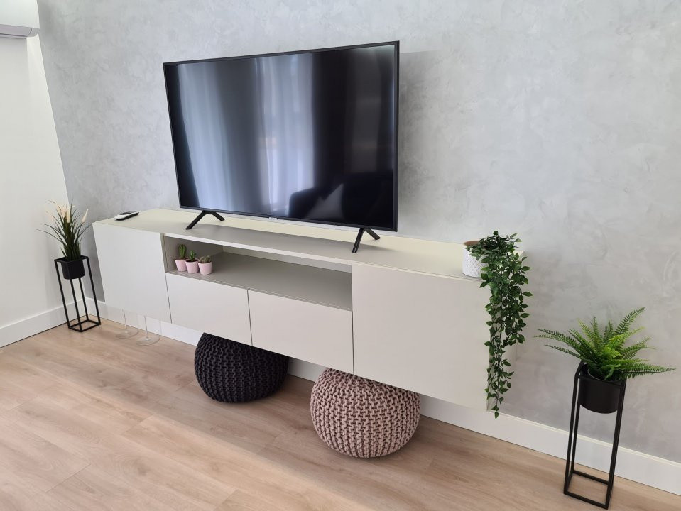 Apartament de lux de inchiriat 3 camere cu piscina exterioara in Sibiu