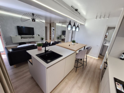 Apartament de lux de inchiriat 3 camere cu piscina exterioara in Sibiu