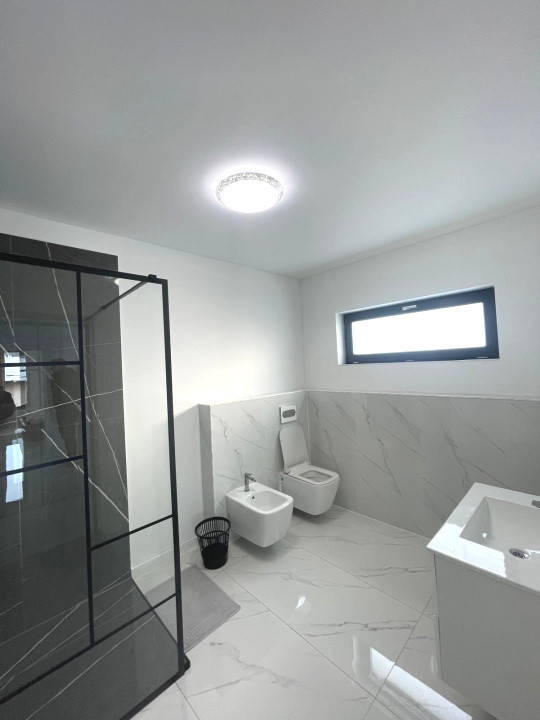 Casa moderna spatioasa, luminoasa si confortabila 