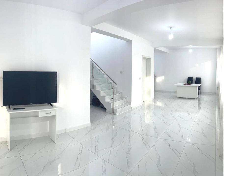 Casa moderna spatioasa, luminoasa si confortabila 