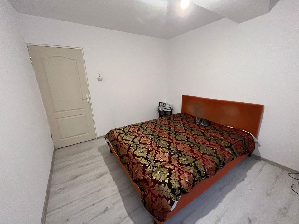 Apartament in vila, pe 2 nivele, cu teren, in Bucium!