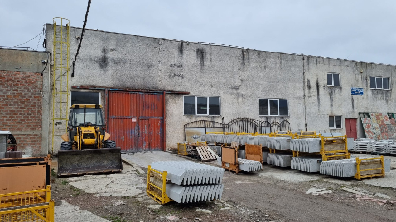 Hala industriala Uzina 2 cu teren betonat de 4500 mp