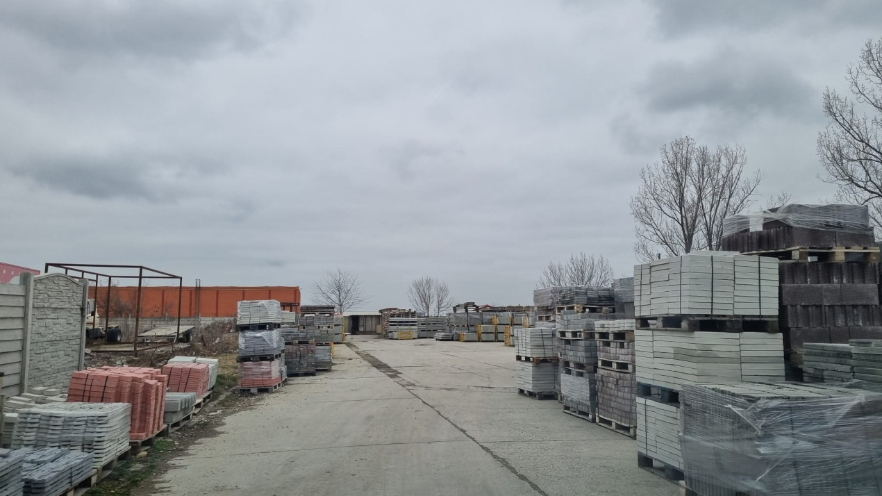 Hala industriala Uzina 2 cu teren betonat de 4500 mp