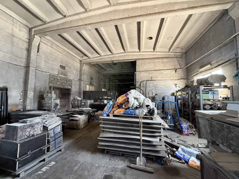 Hala industriala Uzina 2 cu teren betonat de 4500 mp