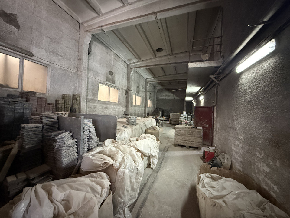 Hala industriala Uzina 2 cu teren betonat de 4500 mp