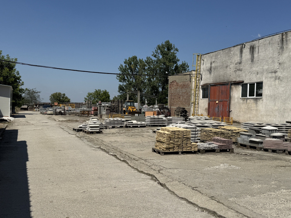 Hala industriala Uzina 2 cu teren betonat de 4500 mp