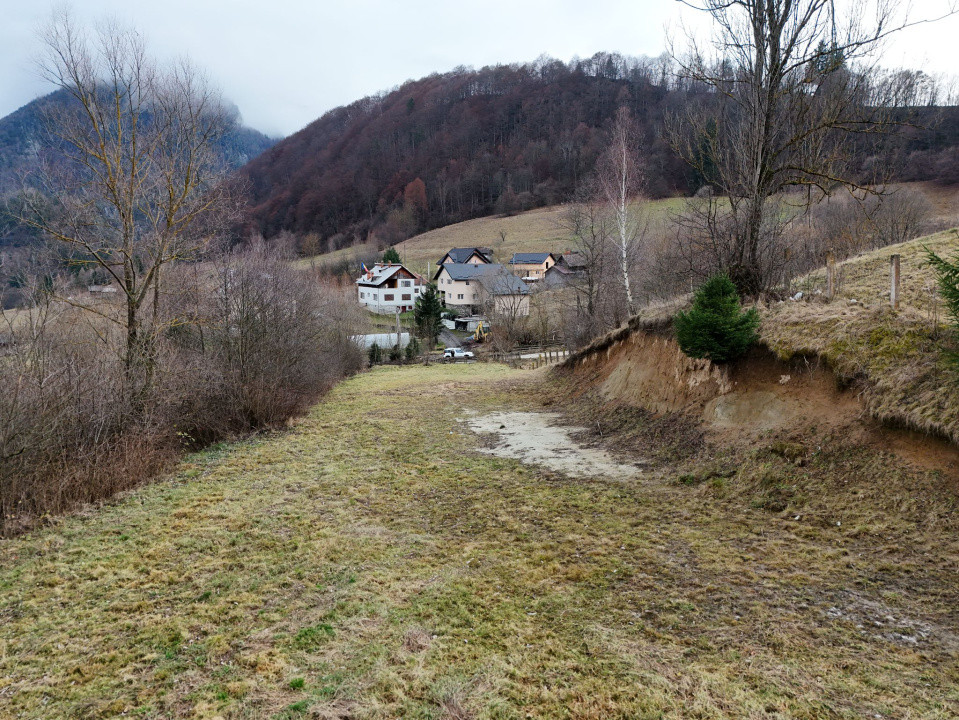 Teren intravilan–zonă turistică Piatra Craiului, Dâmbovicioara!