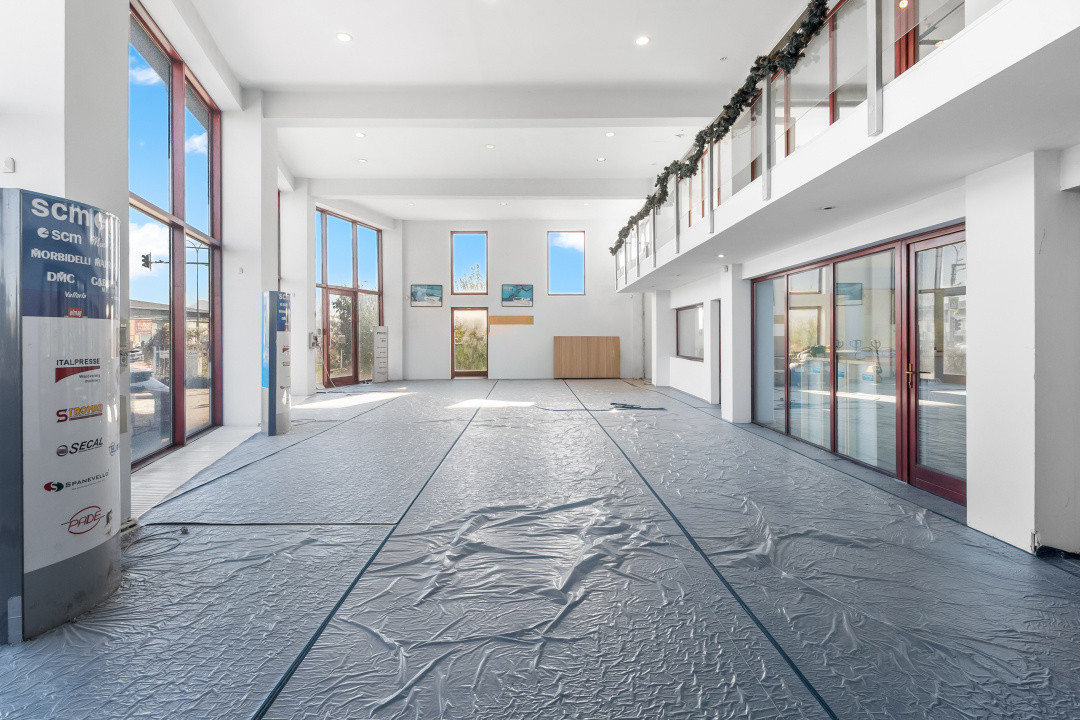 Spațiu comercial – Showroom & Birouri – Calea Feldioarei - DN13