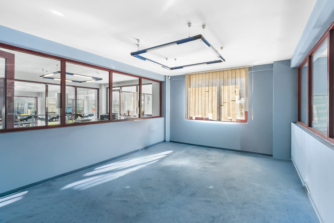 Spațiu comercial – Showroom & Birouri – Calea Feldioarei - DN13
