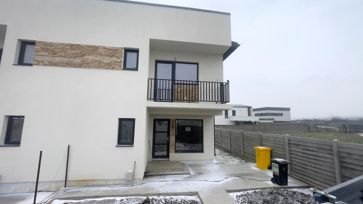 Casa tip duplex, Carcea, toate utilitatile la alb