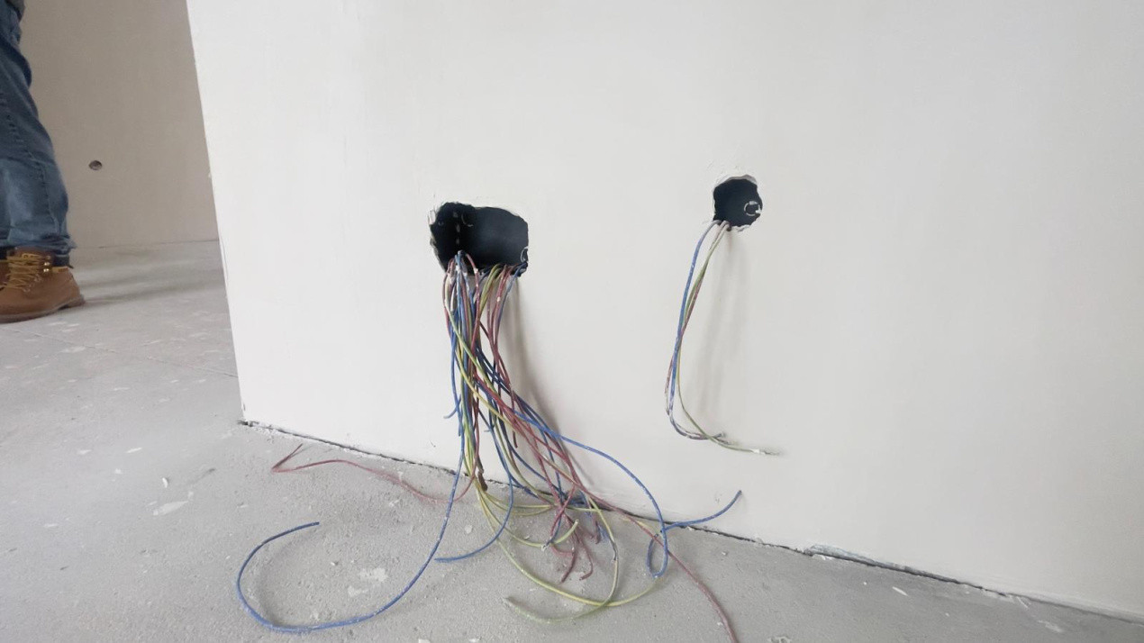 Casa tip duplex, Carcea, toate utilitatile la alb