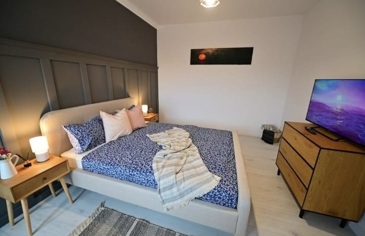 Apartament modern cu 2 dormitoare, balcon și parcare 