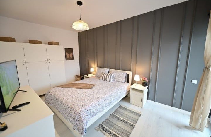 Apartament modern cu 2 dormitoare, balcon și parcare 