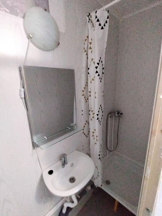 Camera de camin zona Granit-Bularga, et 3, renovata