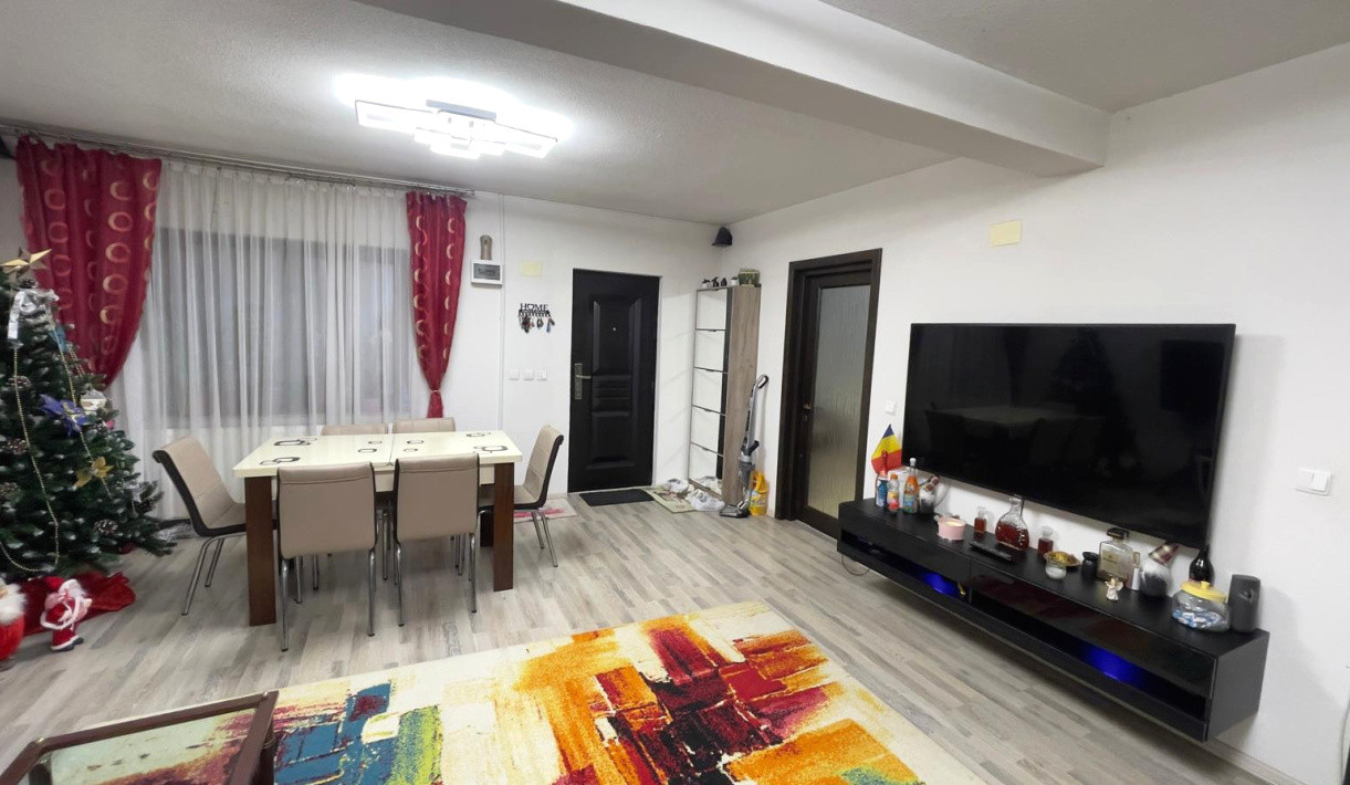 Triplex cu grădină și stradă privată – confort, intimitate și stil