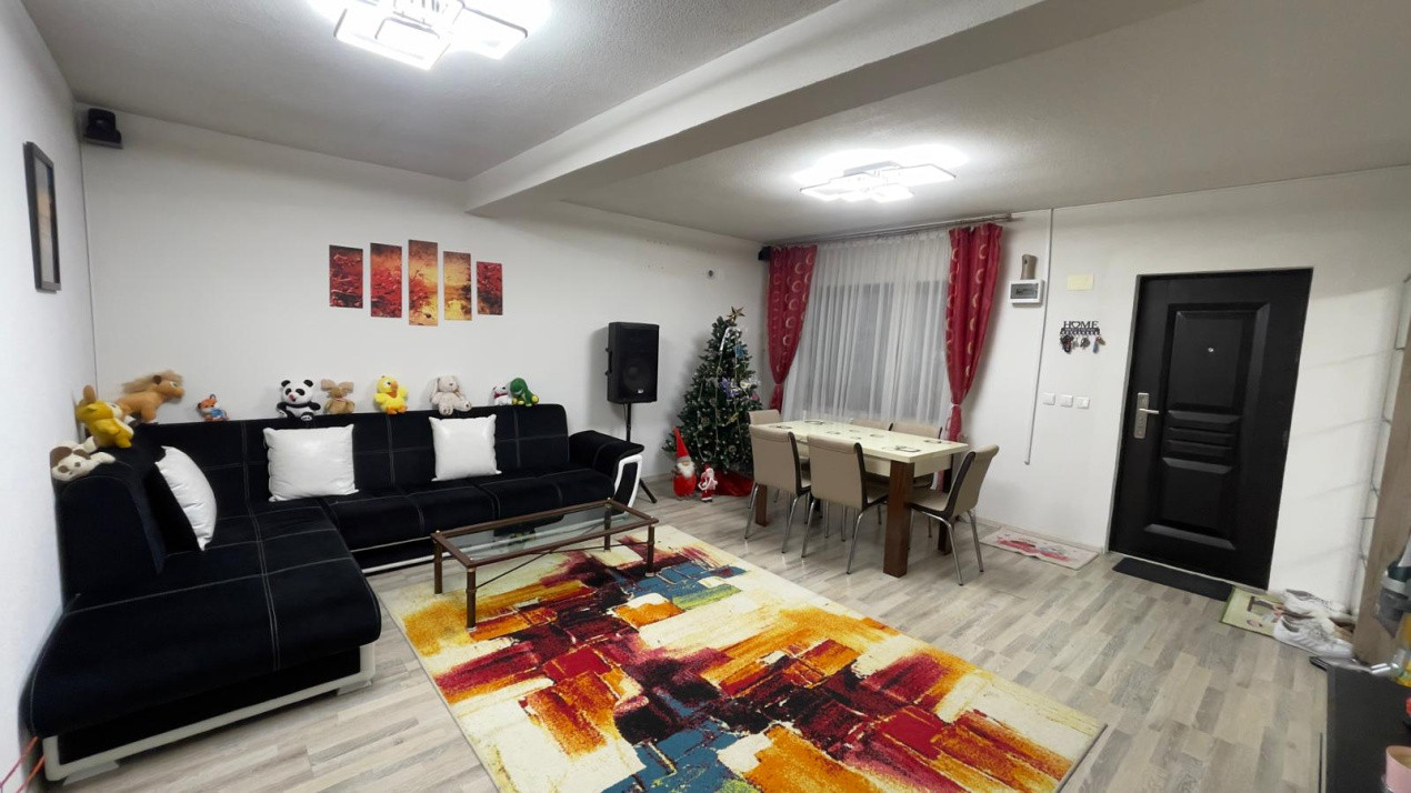 Triplex cu grădină și stradă privată – confort, intimitate și stil