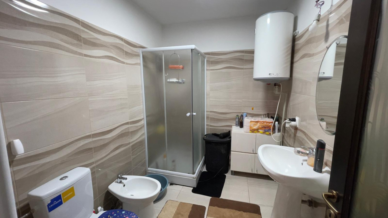 Triplex cu grădină și stradă privată – confort, intimitate și stil