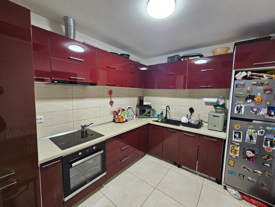 Triplex cu grădină și stradă privată – confort, intimitate și stil