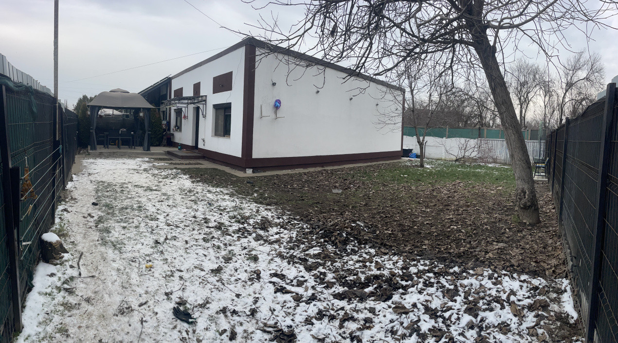 Triplex cu grădină și stradă privată – confort, intimitate și stil