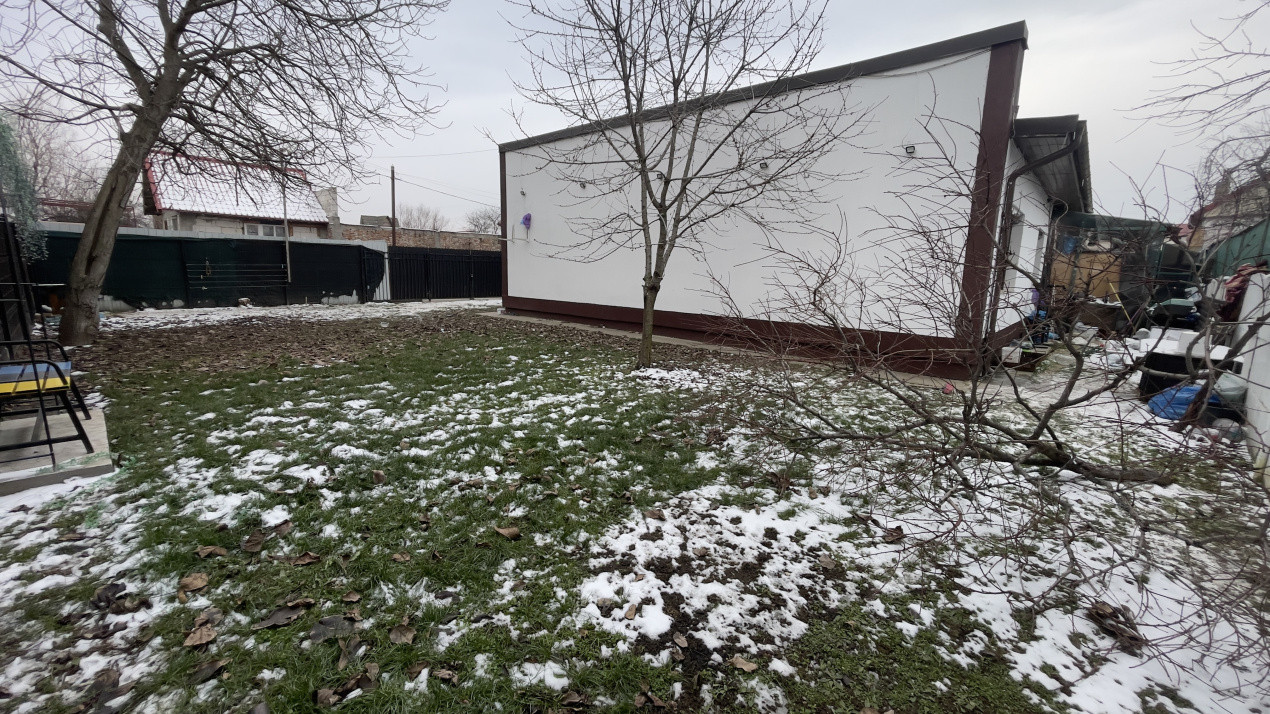 Triplex cu grădină și stradă privată – confort, intimitate și stil