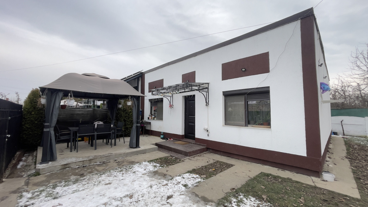 Triplex cu grădină și stradă privată – confort, intimitate și stil