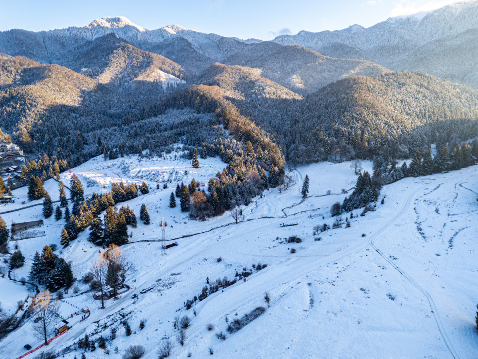 Teren pentru turism / complex vile la intrare în CANIONUL ȘAPTE SCĂRI