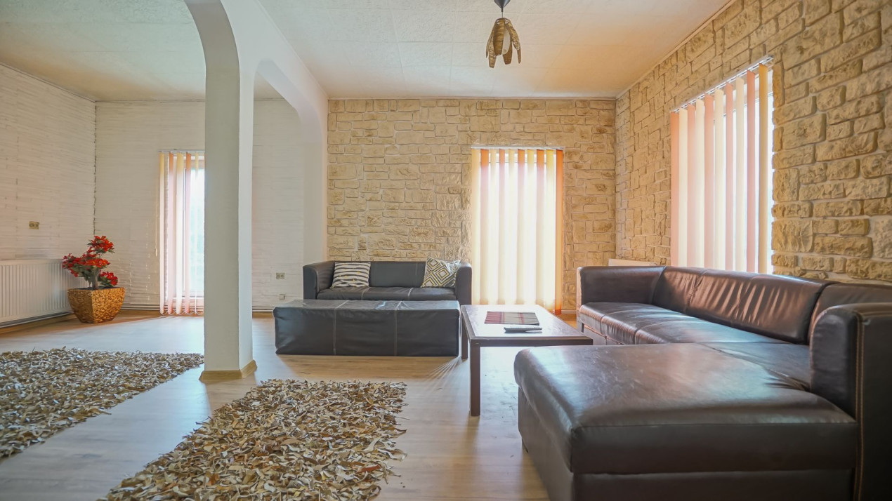 Închiriere casa 4 camere, teren 400 mp - zona Tractorul, Brasov