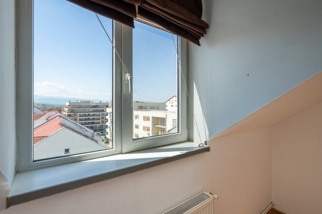 Oază de lumină și confort: Mansardă de vânzare