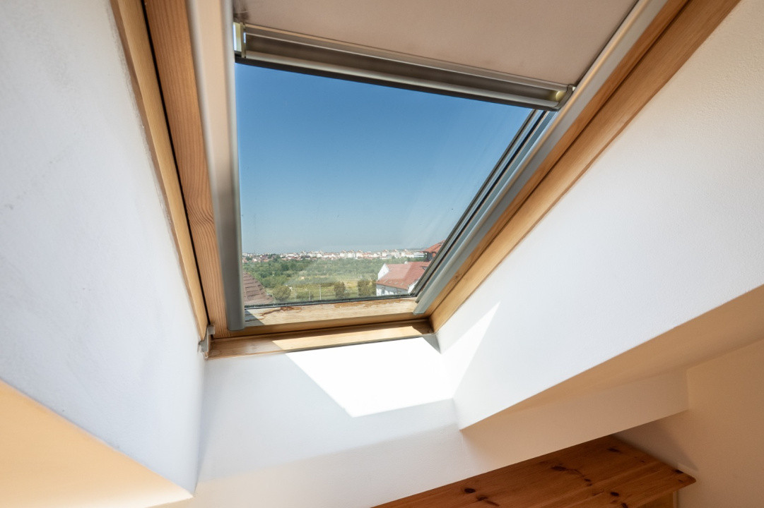 Oază de lumină și confort: Mansardă de vânzare