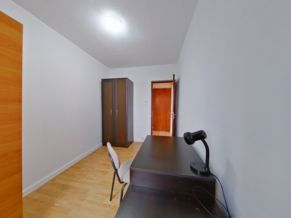  Închiriere apartament cu 3 camere - strada Avram Iancu