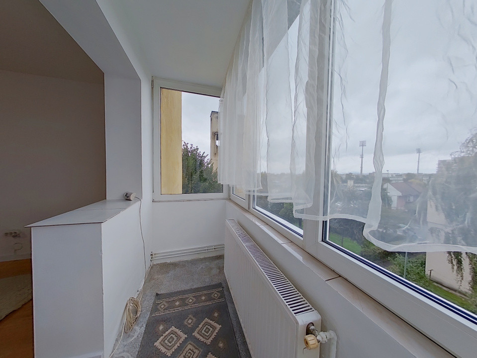  Închiriere apartament cu 3 camere - strada Avram Iancu