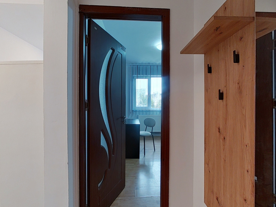  Închiriere apartament cu 3 camere - strada Avram Iancu