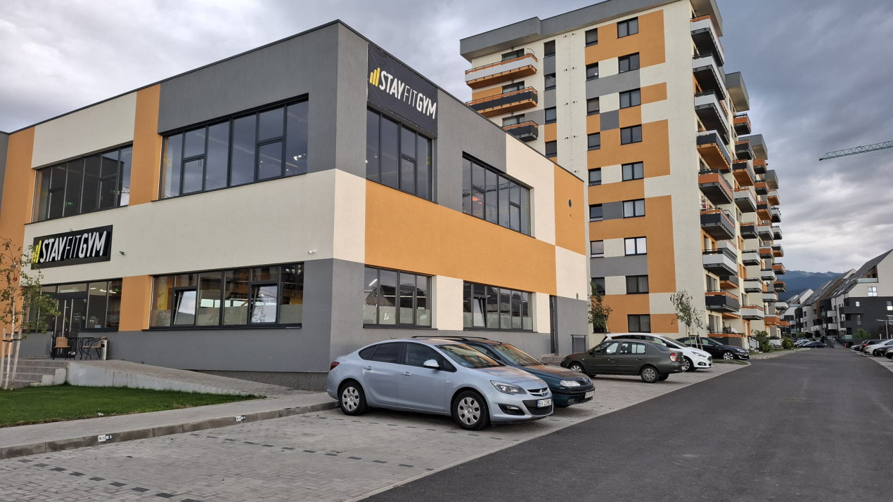 Apartament cu 2 Camere I Decomandat i Parcare - Tractorul