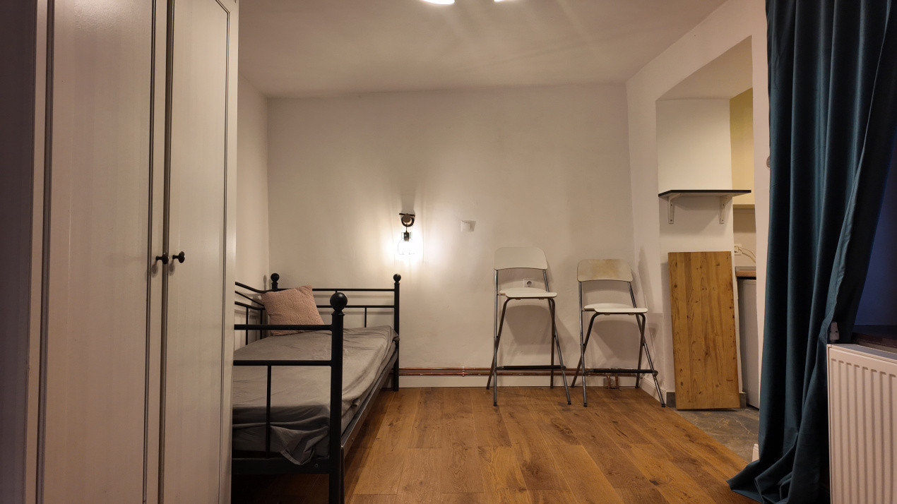 Închiriere garsonieră mobilată și utilată - Strada Postăvarului, Centrul Istoric