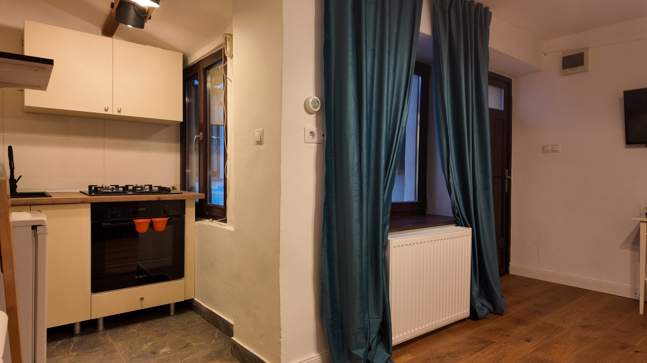 Închiriere garsonieră mobilată și utilată - Strada Postăvarului, Centrul Istoric