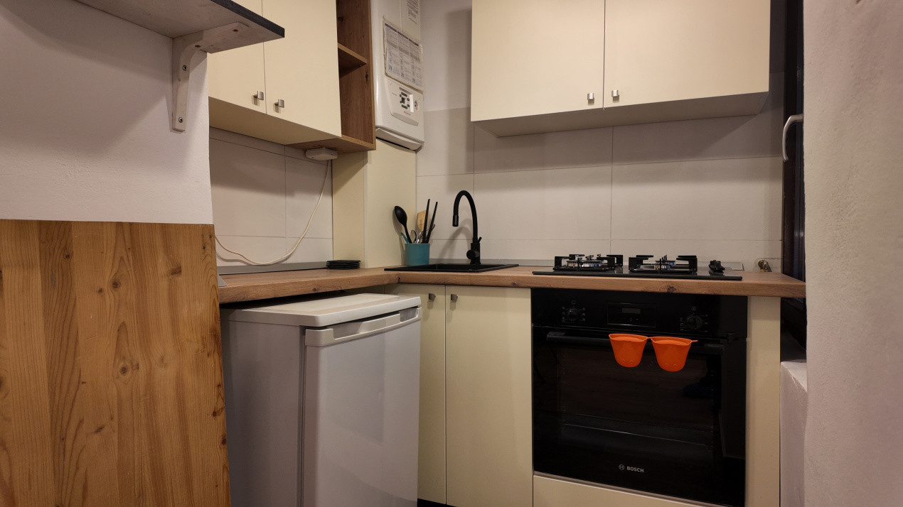 Închiriere garsonieră mobilată și utilată - Strada Postăvarului, Centrul Istoric