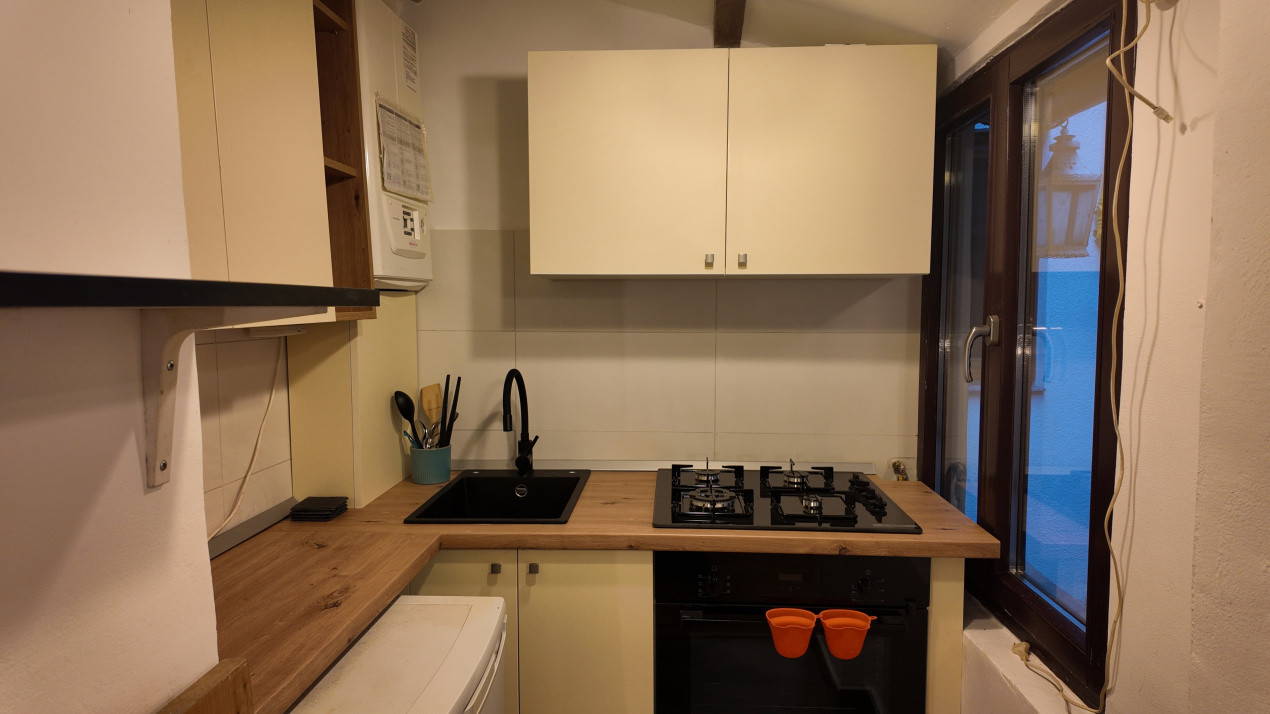 Închiriere garsonieră mobilată și utilată - Strada Postăvarului, Centrul Istoric