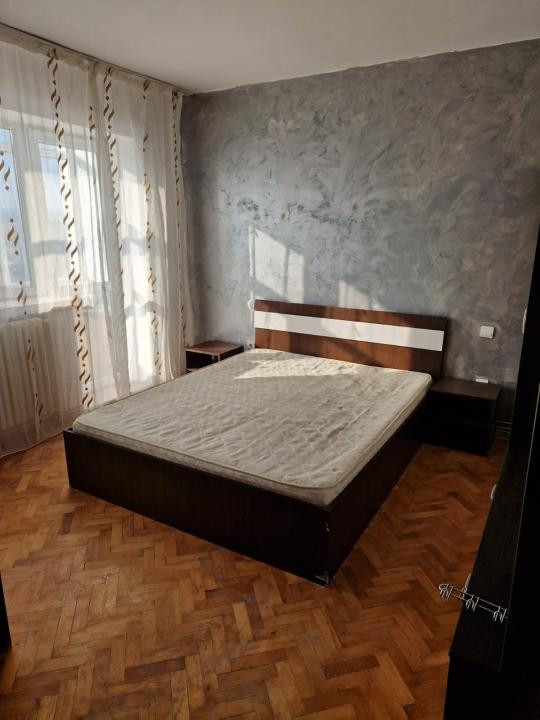 Apartament cu 2 camere in apropiere de Palas, semidecomandat, luminos, spatios!